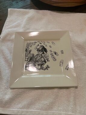 Fishes Eddy Alice in Wonderland Plate House of Playing Cards Art Serving Tray